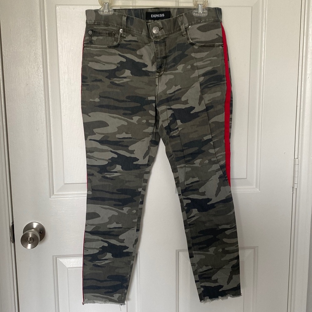 EXPRESS ARMY JEANS WITH RED STRIPE SIZE 8